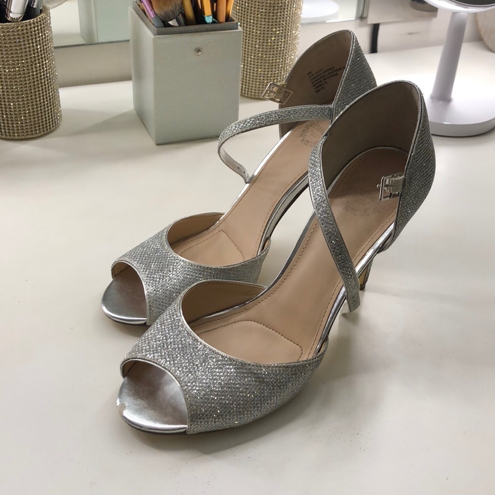 FORMAL SILVER HEELS